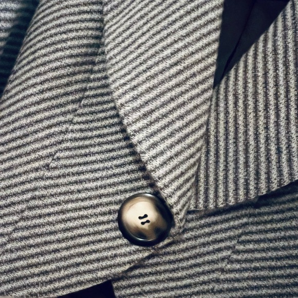 Vintage SMYTHE, WOOL, CROPPED BLAZER - Picture 5 of 5